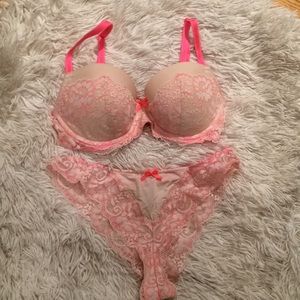 Victoria’s Secret Pink and Cream Lace Demi 32D